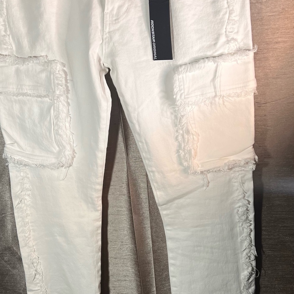 ROCKSTAR ORIGINAL Men's White cargo/ utility pockets DISTRESSED Jeans size 36